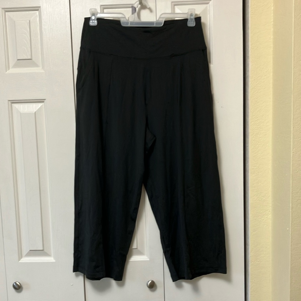 Black Cropped Ankle Pants for Effortless Style